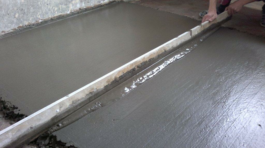 Как залить пол бетоном в доме - делаем пол своими руками