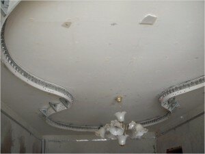Двухуровневый подвесной потолок